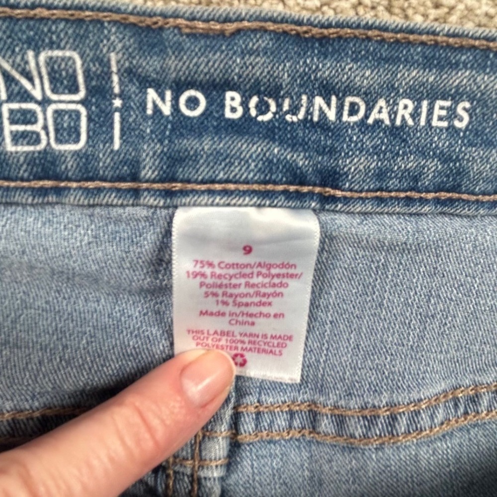 No Boundaries Women Blue High Rise Mom Jeans Size 9 Medium Wash Stretch Denim - Picture 7 of 8